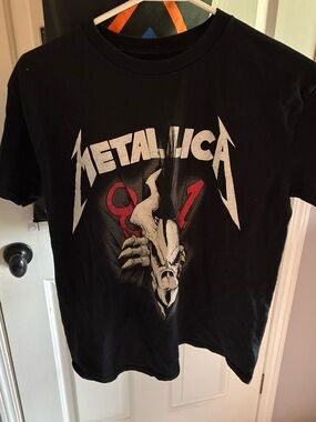 Men's Black Short Sleeve Graphic Tee